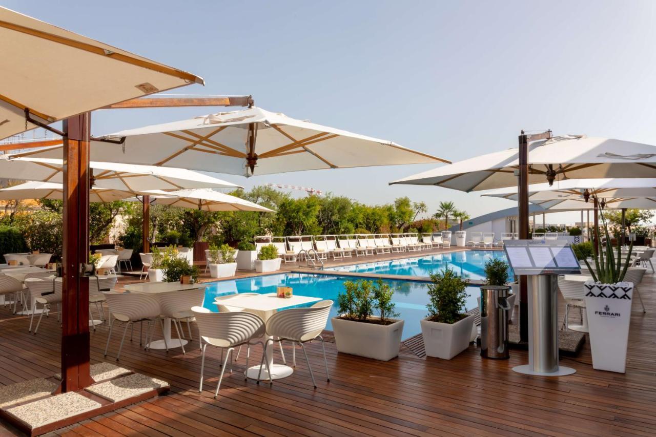 Radisson Blu Es. Hotel, Roma Extérieur photo The Pool Bar
